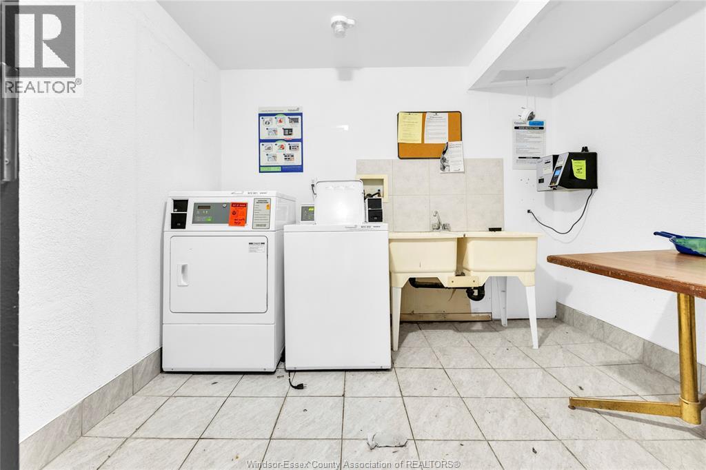 561 PARENT AVENUE - Image 17