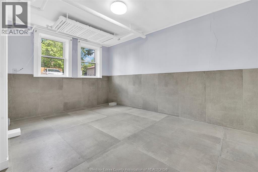 561 PARENT AVENUE - 24