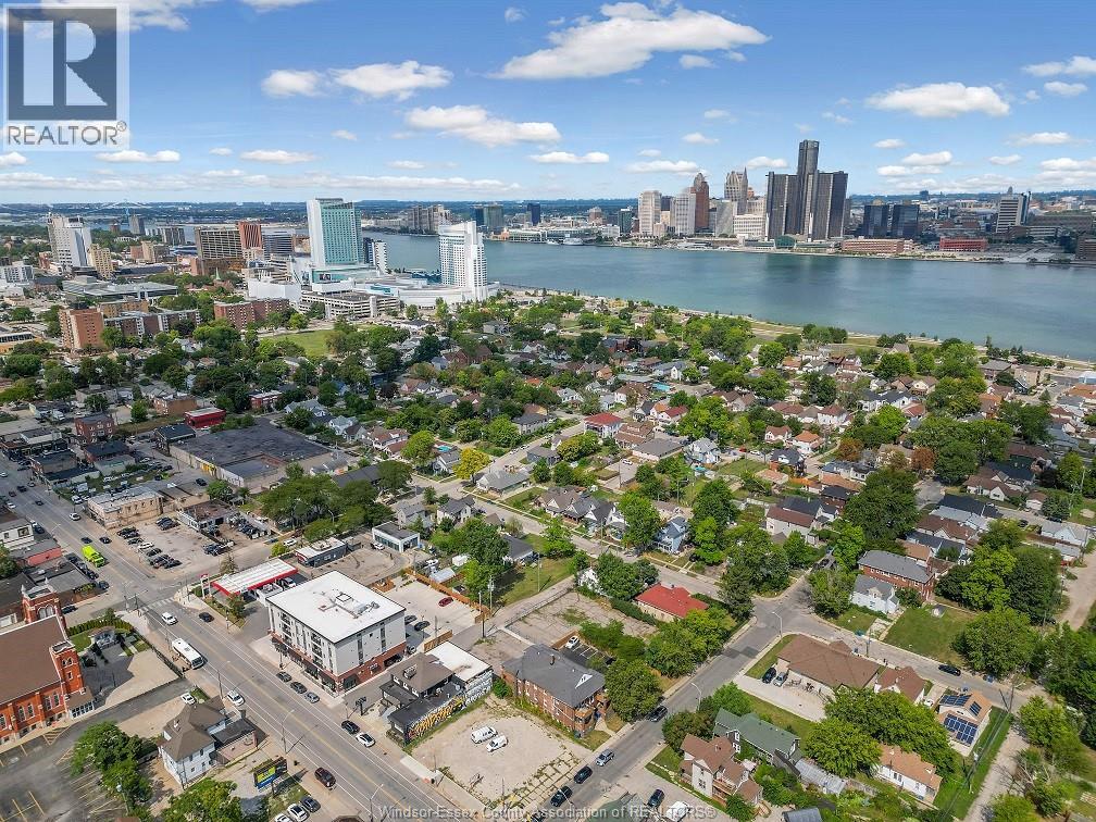 561 PARENT AVENUE - Image 10