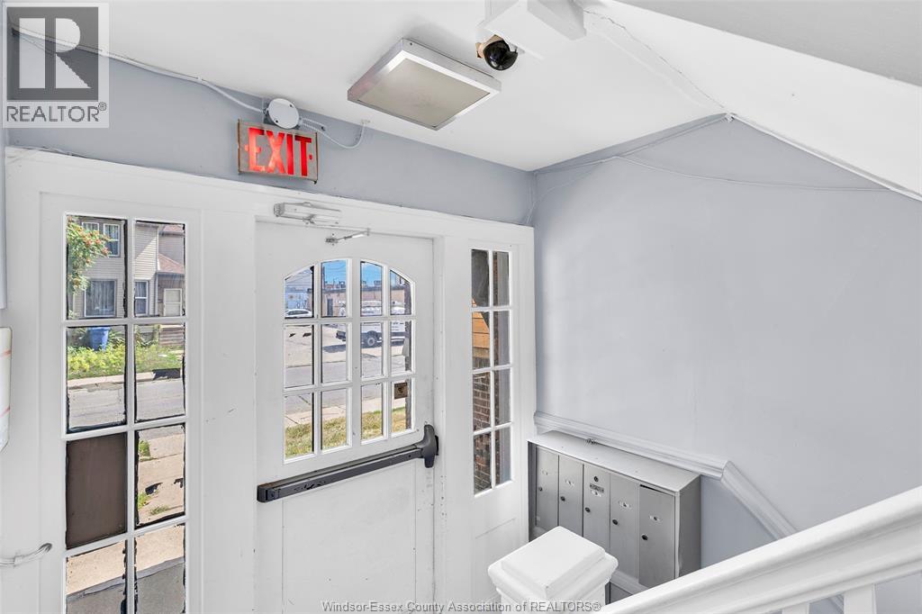 561 PARENT AVENUE - Image 18