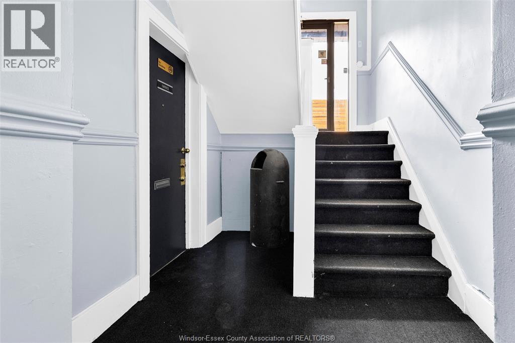 561 PARENT AVENUE - Image 11