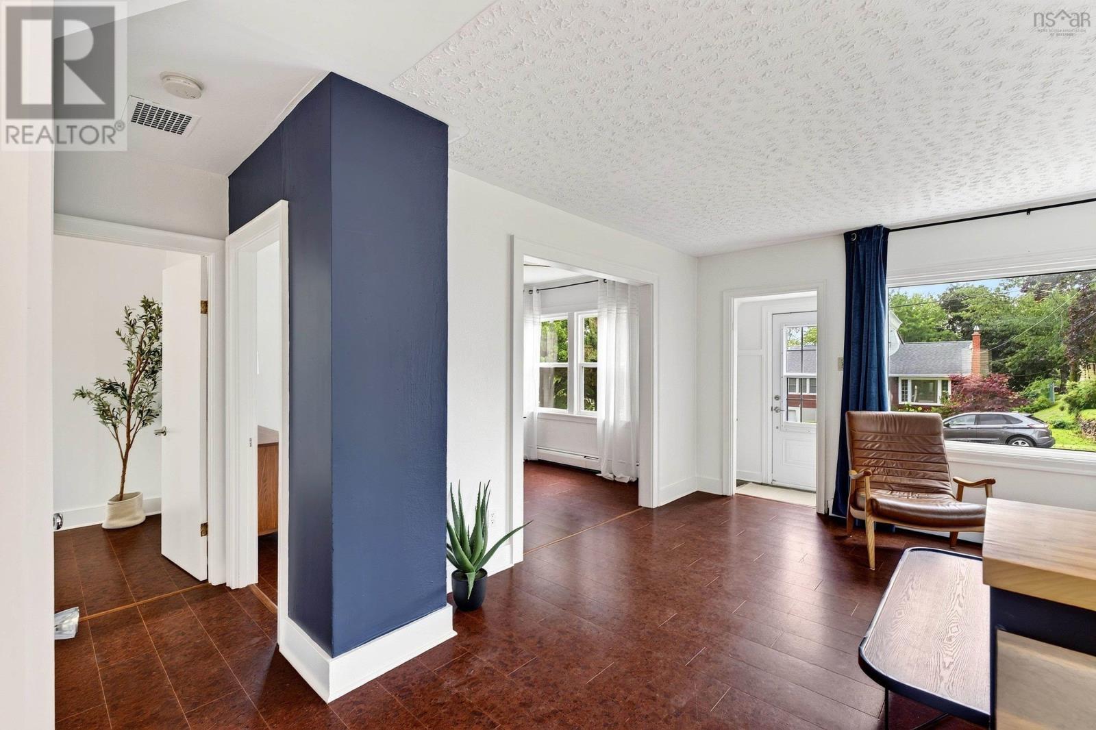 1 Piers Avenue - 24
