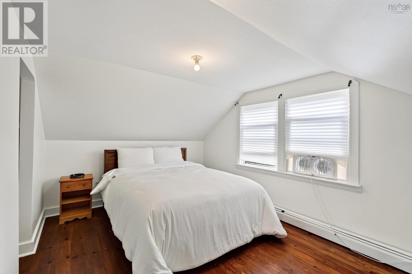 Property 34 of 49 of 1 Piers Avenue