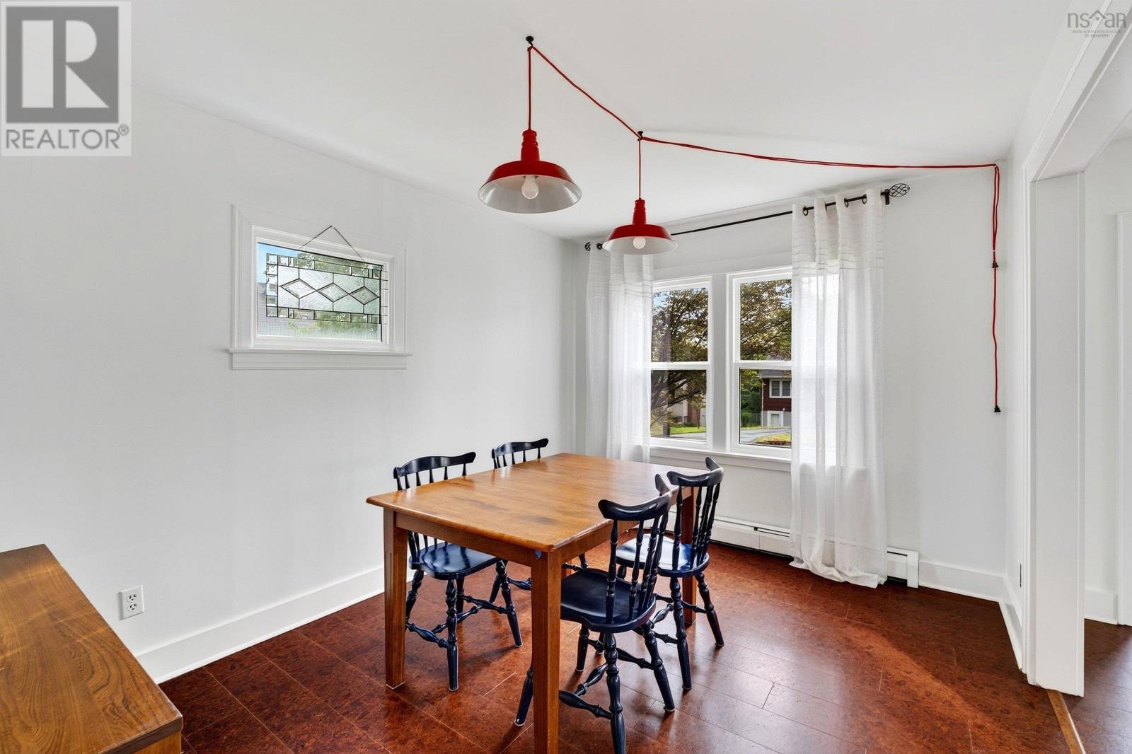 Property 27 of 49 of 1 Piers Avenue