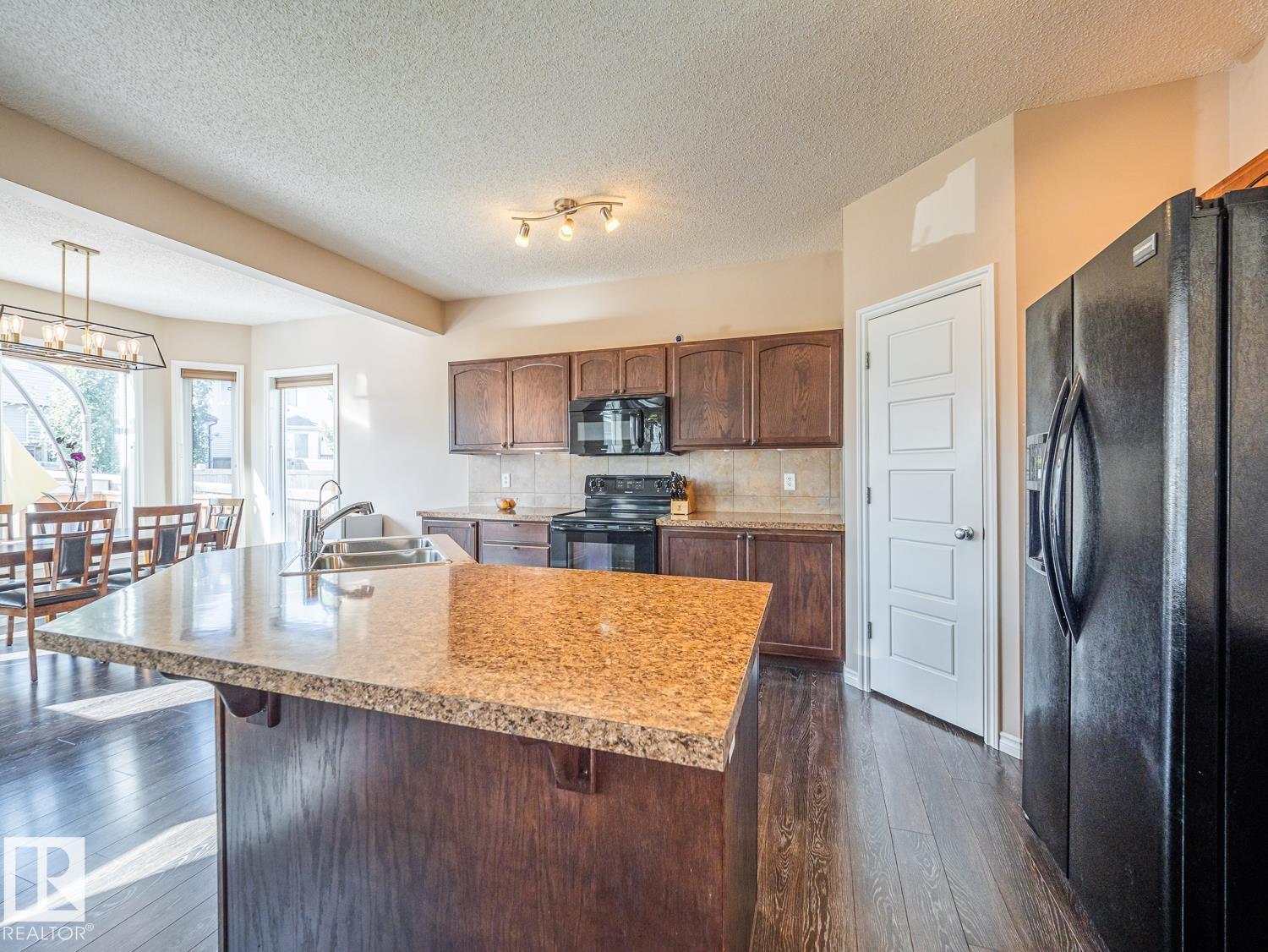 3233 21A AV NW - 16