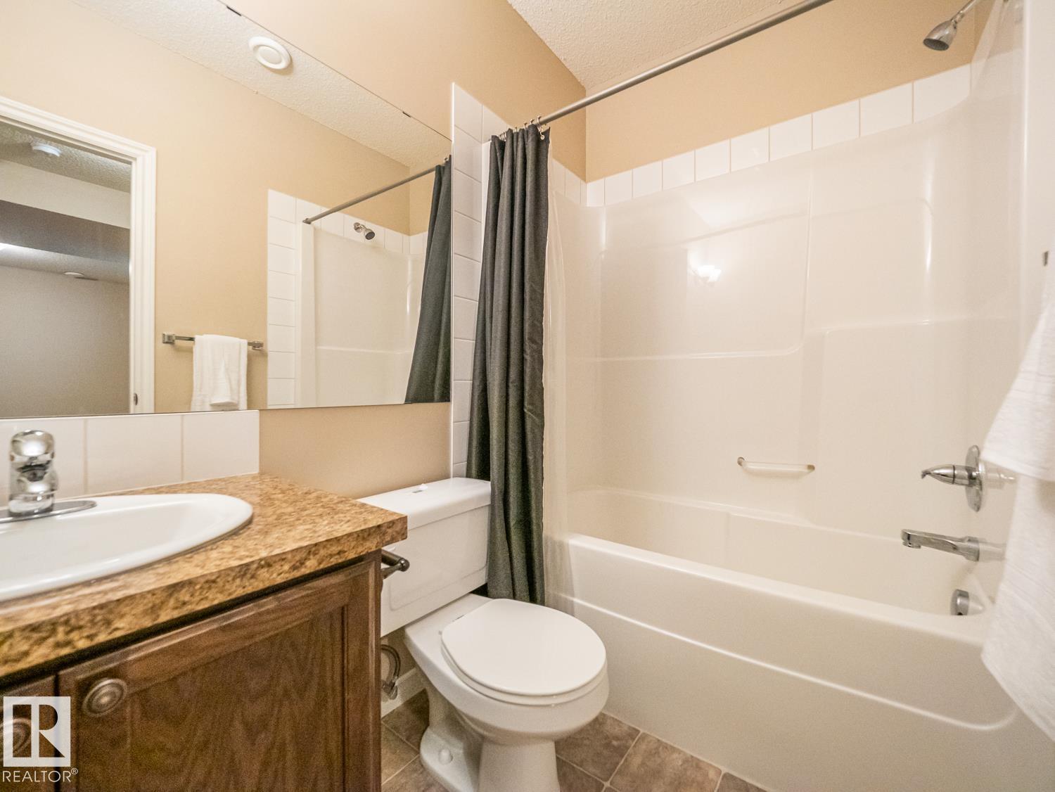 3233 21A AV NW - 43