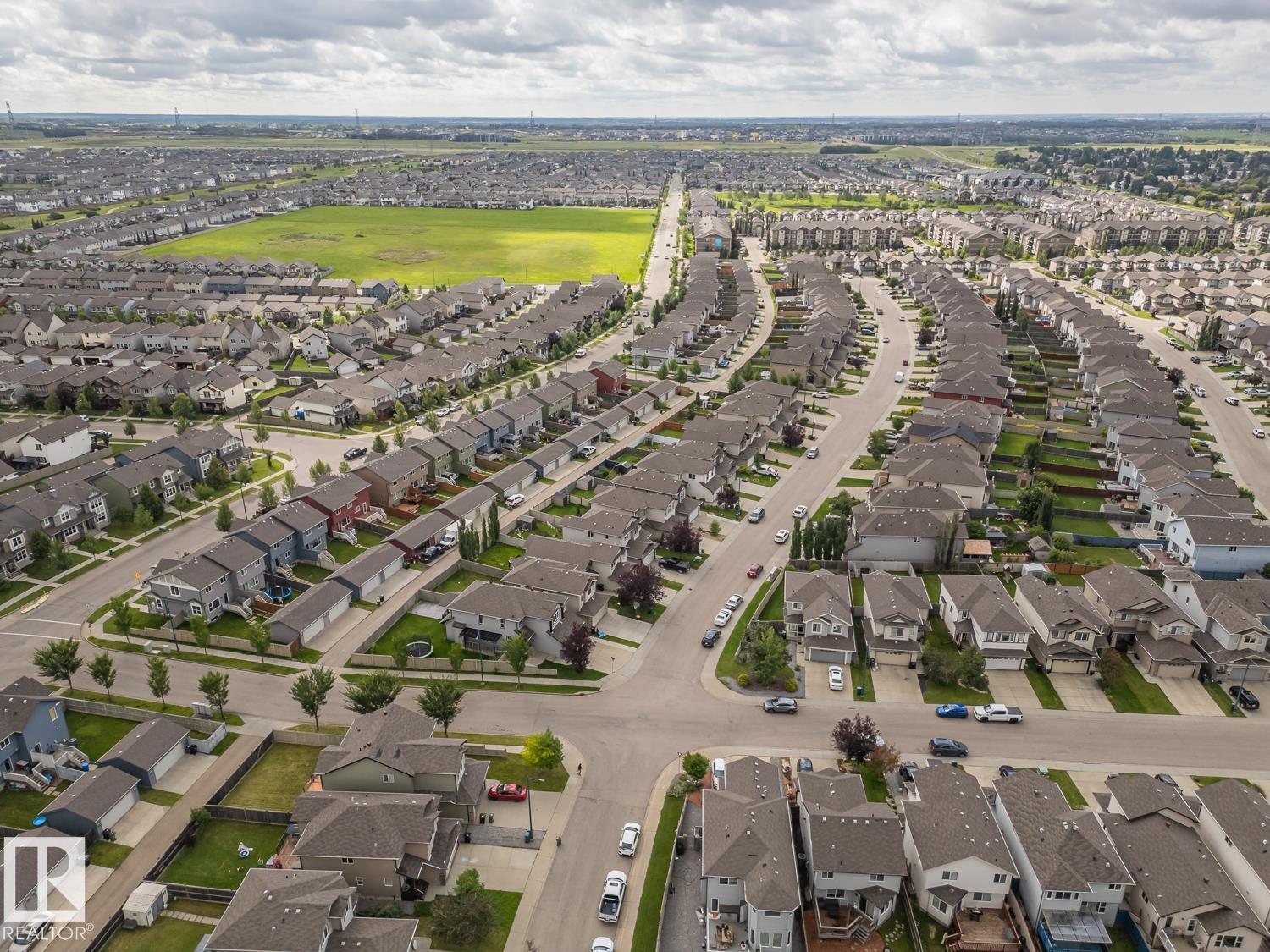 3233 21A AV NW - Image 50
