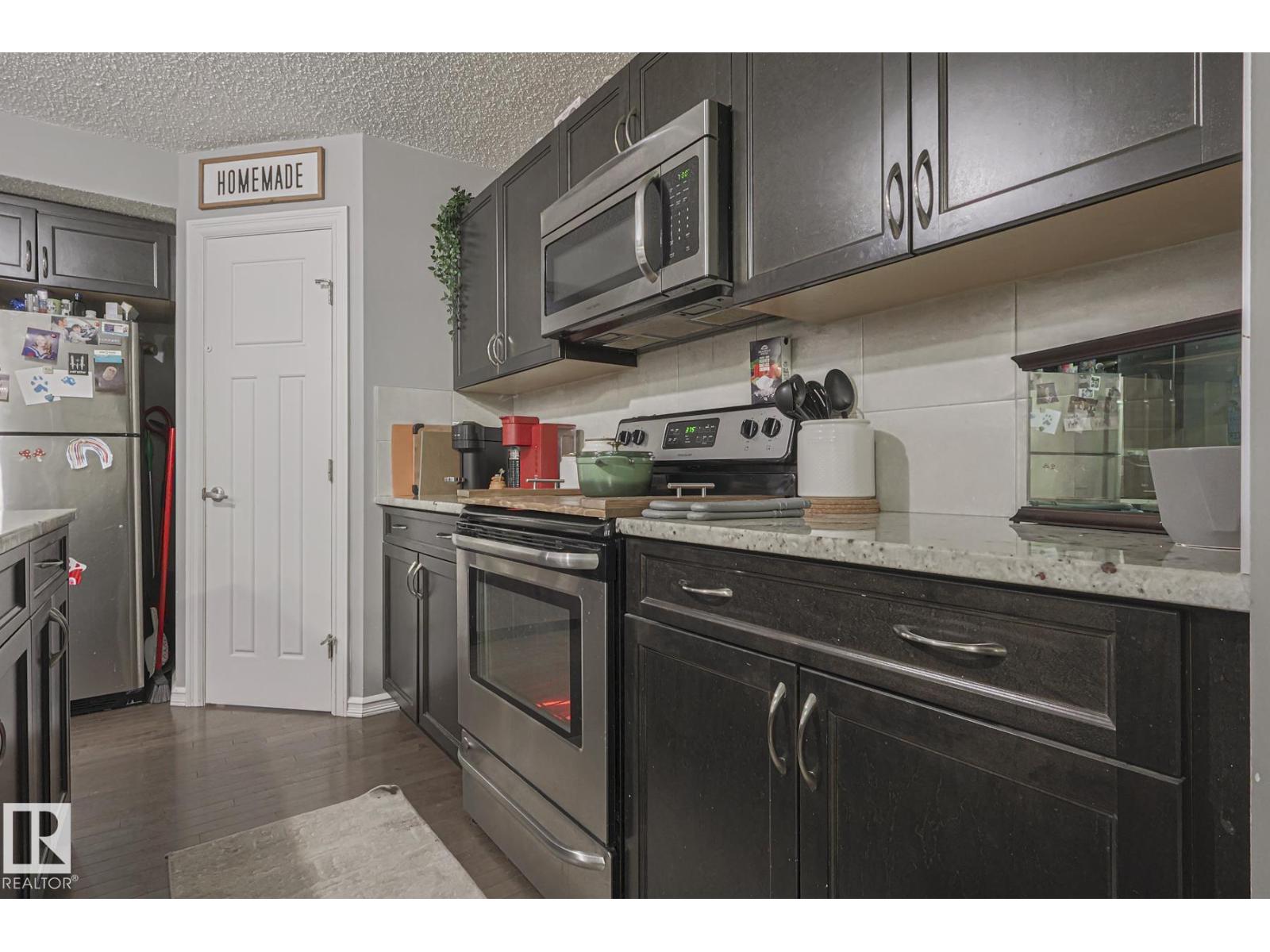 21971 91 AV NW - 25