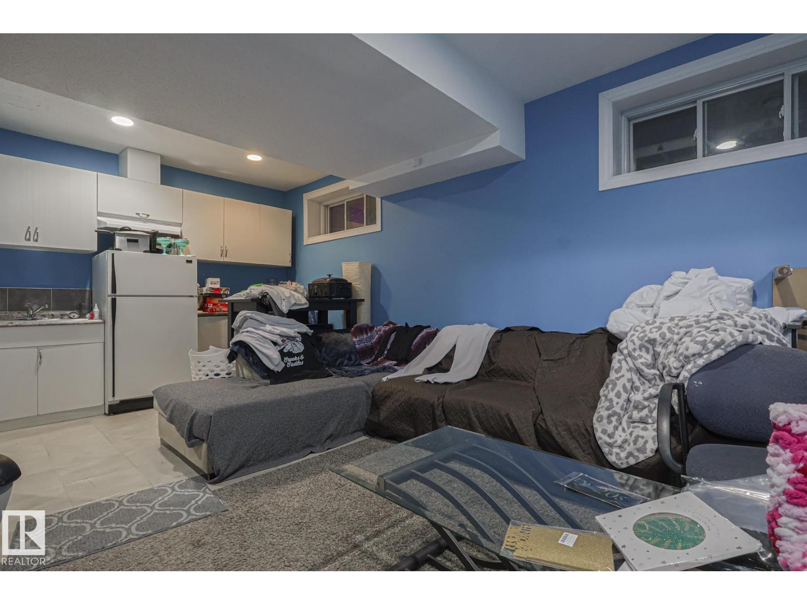 21971 91 AV NW - 38