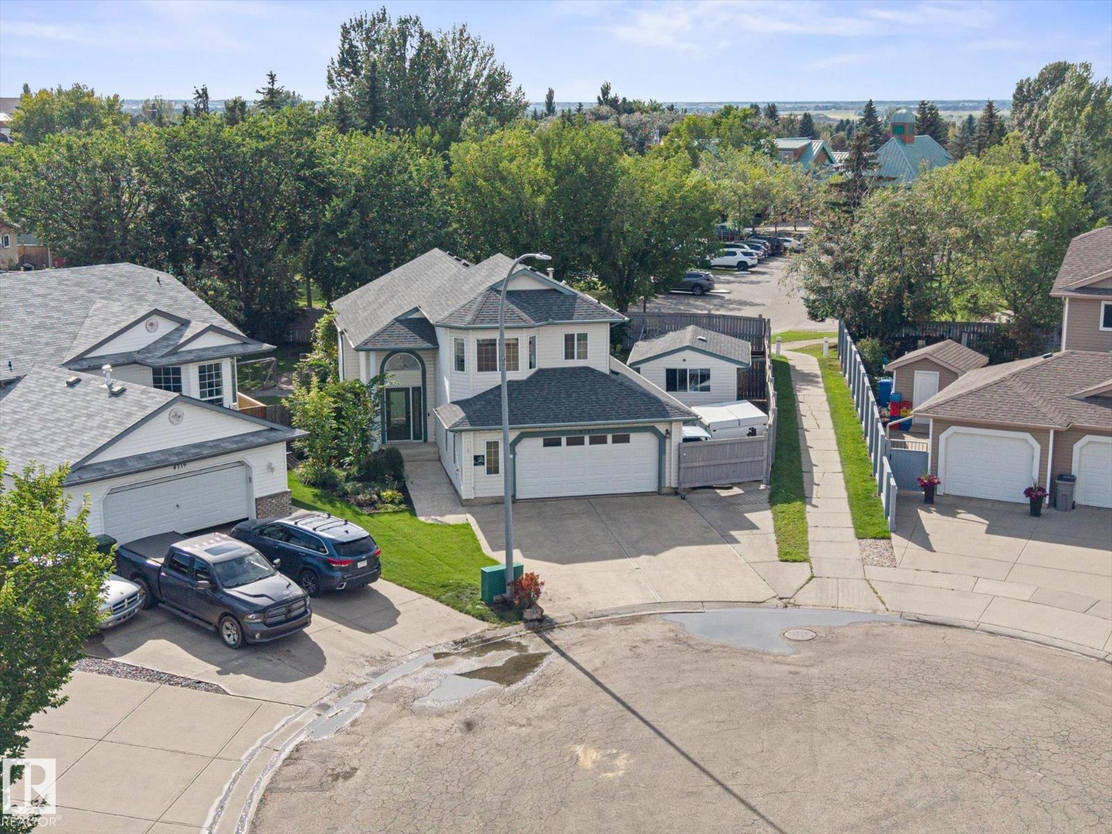 4721 56 Ave - 3
