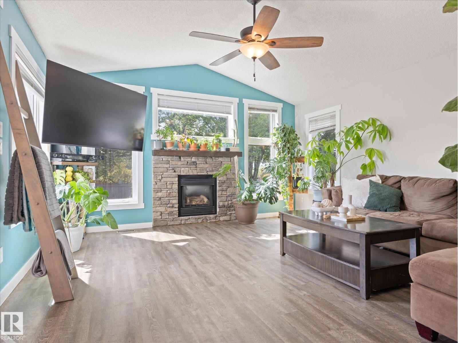 4721 56 Ave - 7