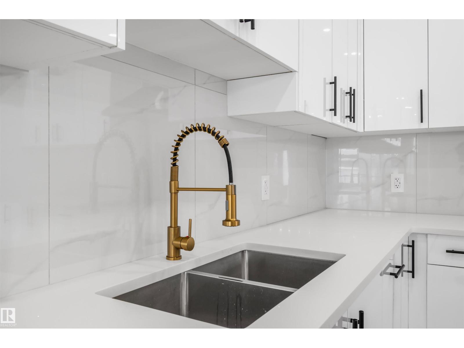 324 ROBERTS WD - Image 11
