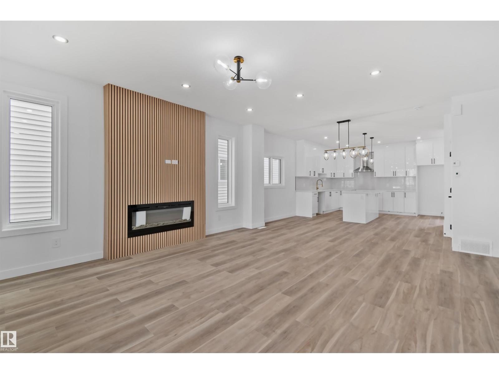 324 ROBERTS WD - Image 3