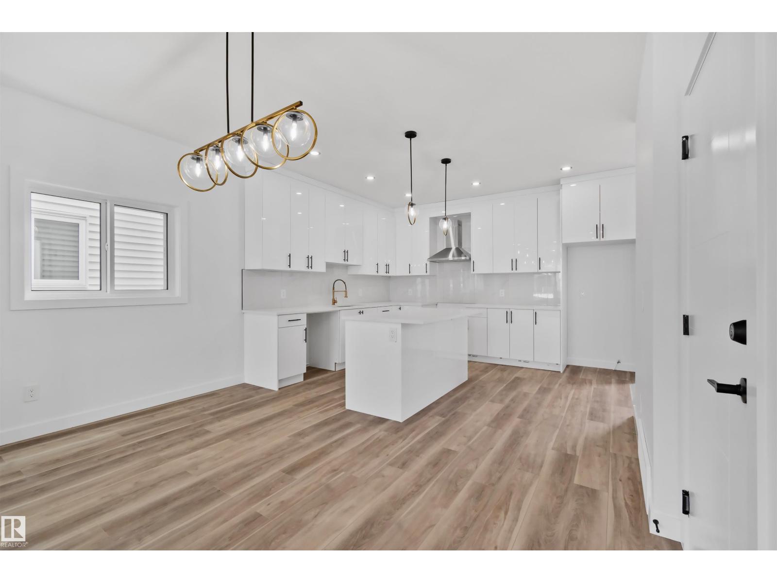 324 ROBERTS WD - Image 8