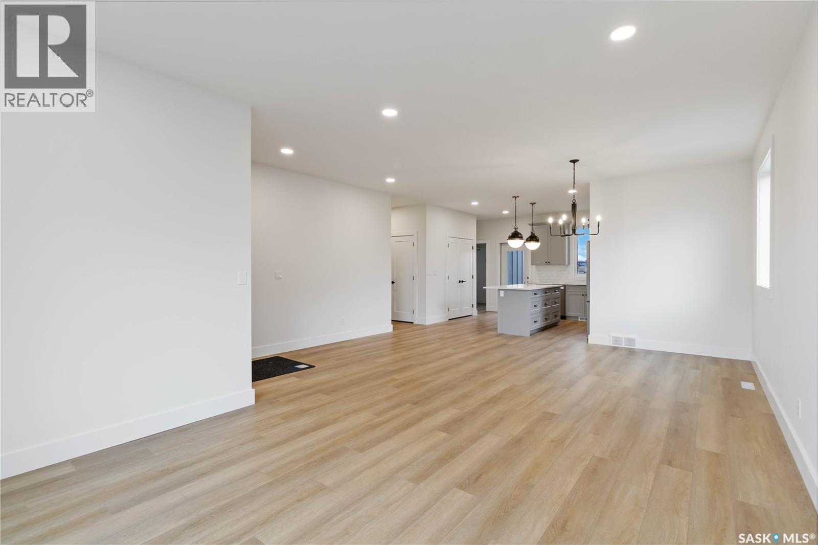 #25 105 Hathway CRESCENT - 11