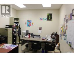 432 Main Street N, Moose Jaw, SK S6H3K2 Photo 10