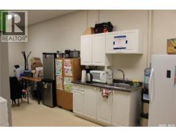 432 Main Street N, Moose Jaw, SK S6H3K2 Photo 16