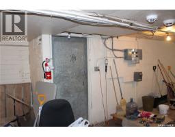 432 Main Street N, Moose Jaw, SK S6H3K2 Photo 35