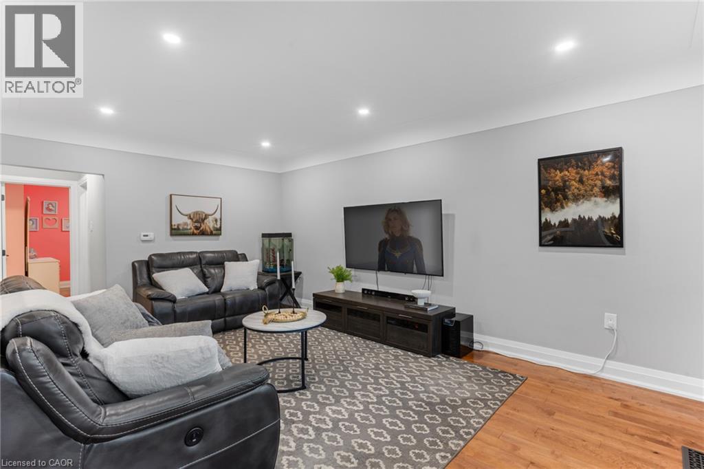 62 RANDALL Avenue - 7