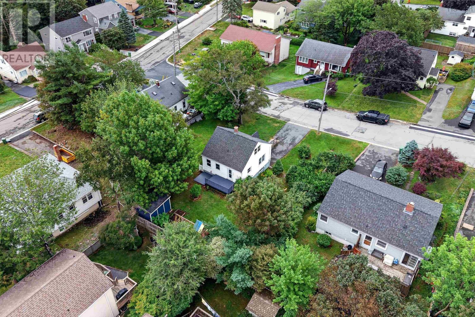 1 Piers Avenue - 6