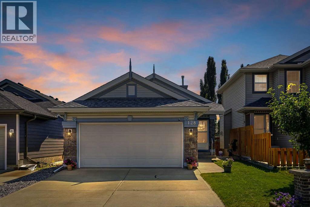 Property for sale at 128 Covehaven Gardens NE