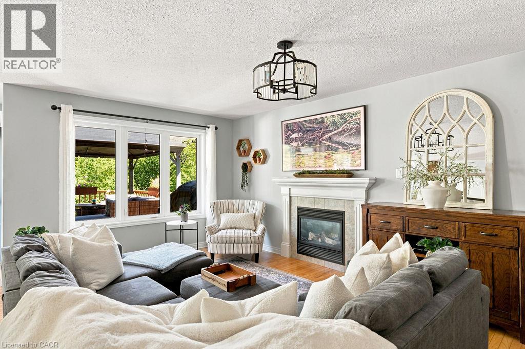3999 AZALEA Crescent - Image 6