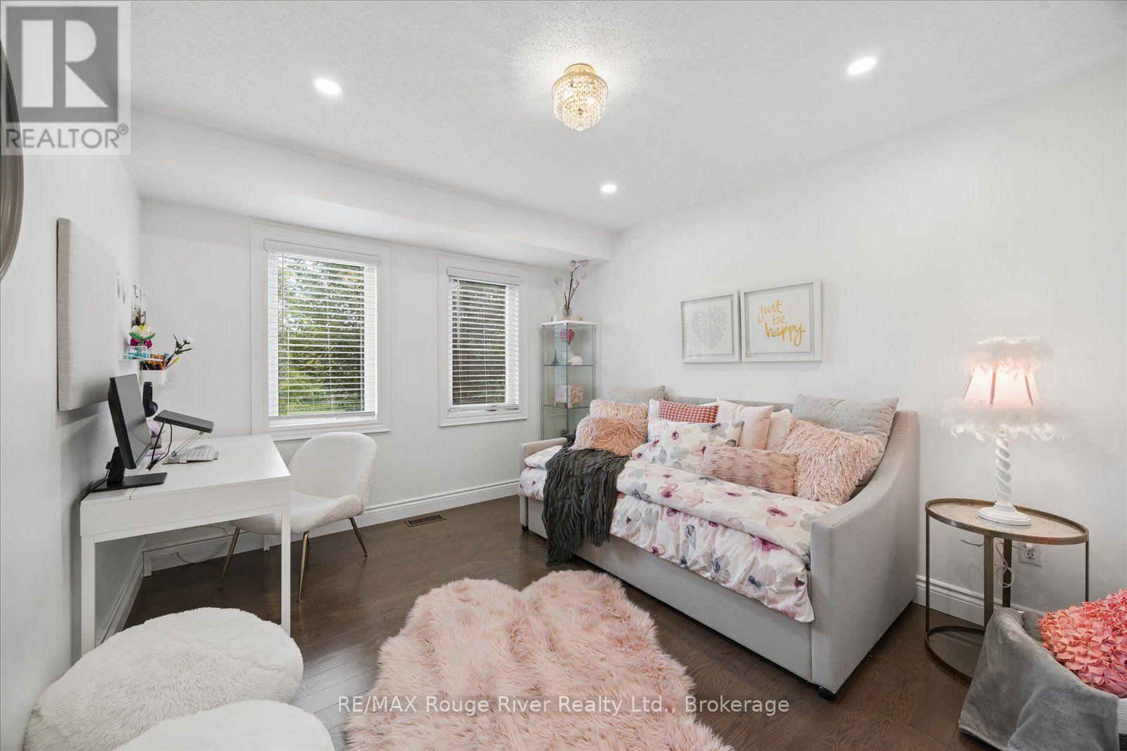 10 WINDBREAK CRESCENT - Image 32