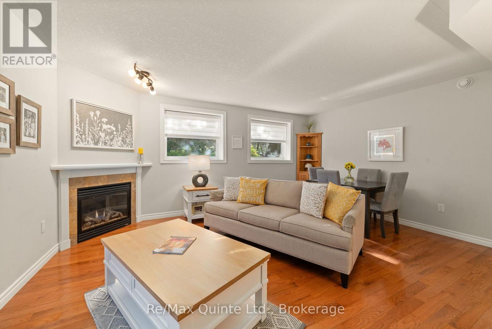 8 MOUNT PLEASANT ROAD - 32