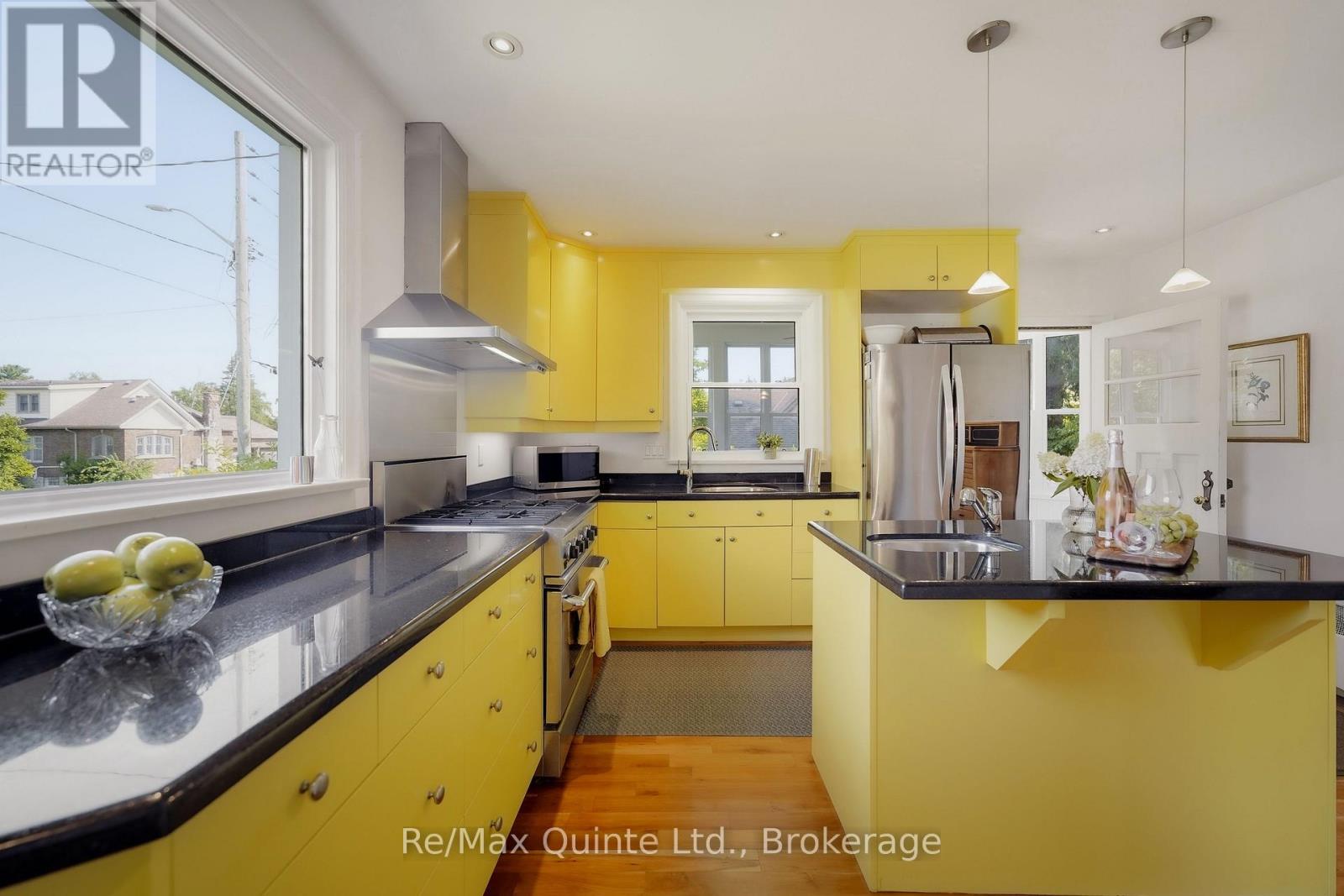 271 BRIDGE STREET EAST - 11