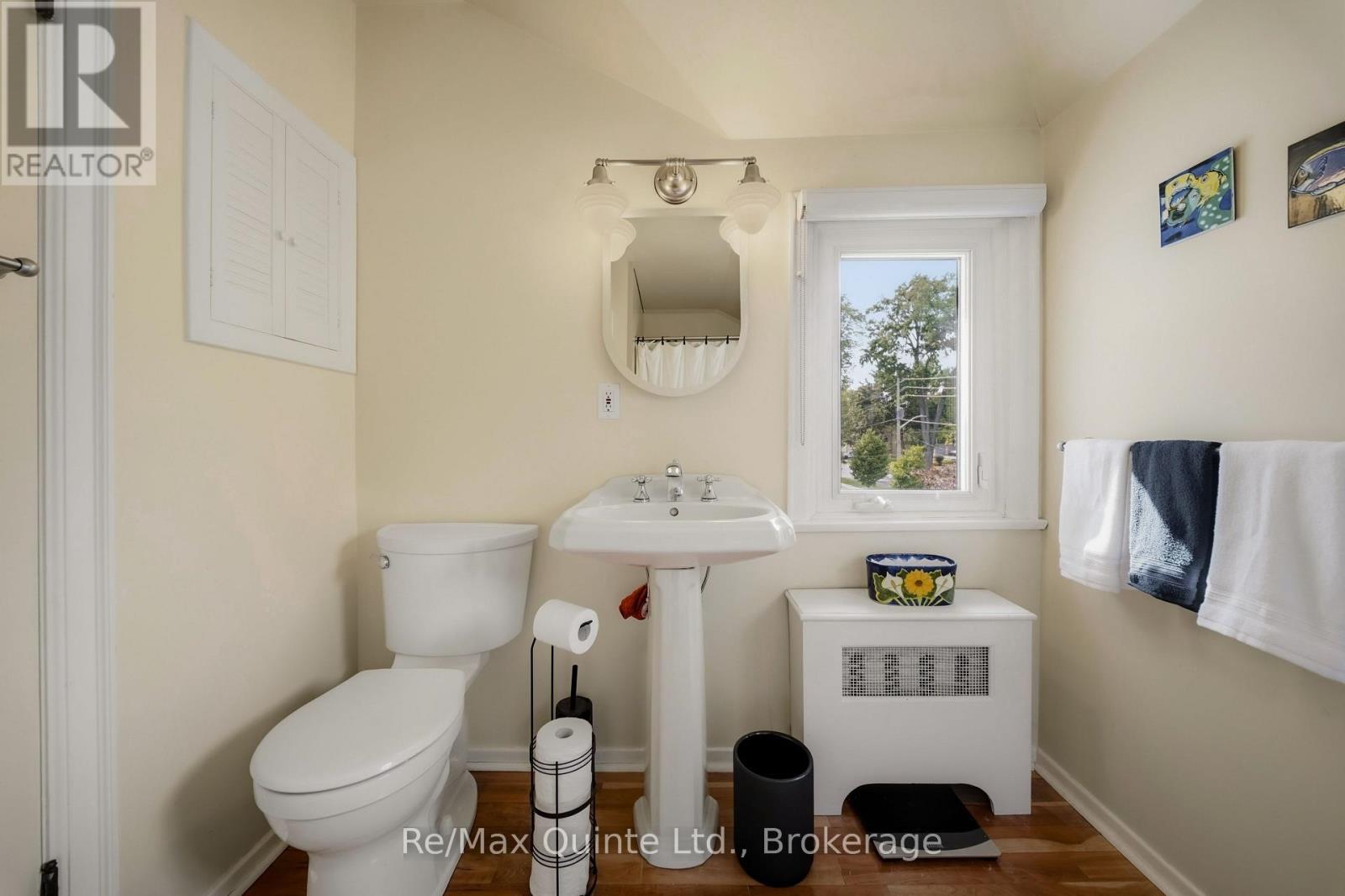 271 BRIDGE STREET EAST - 27