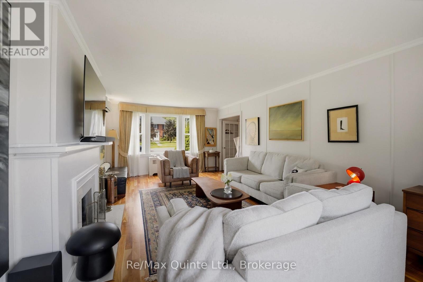 271 BRIDGE STREET EAST - Image 9
