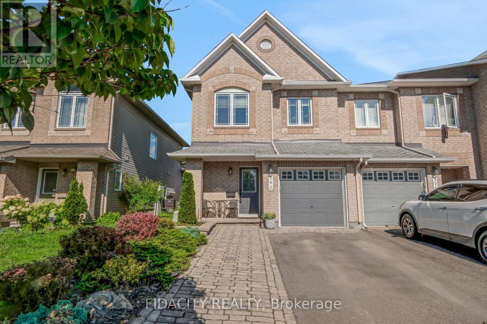 380 GOLDENBROOK WAY - 1