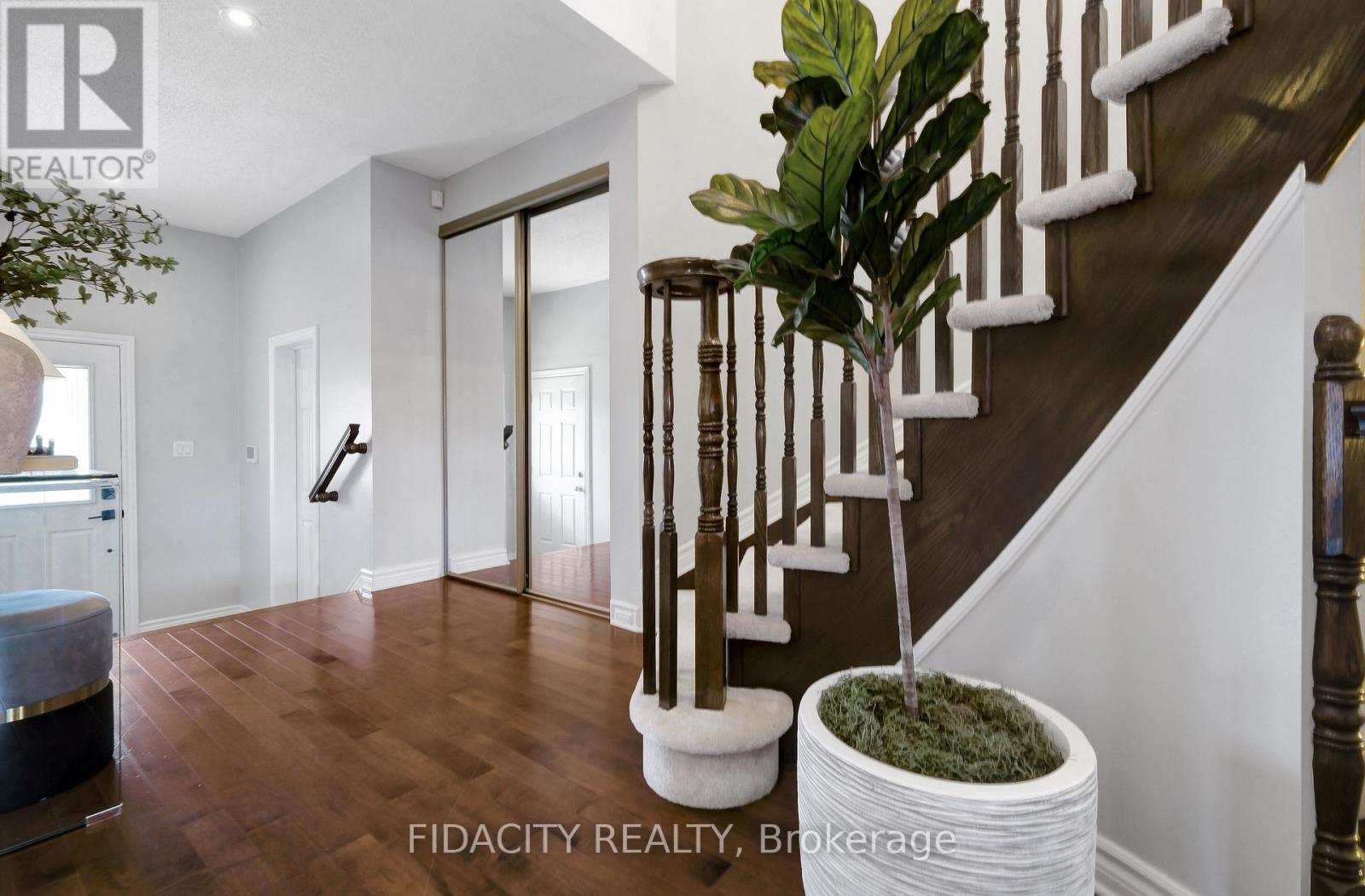 380 GOLDENBROOK WAY - 3
