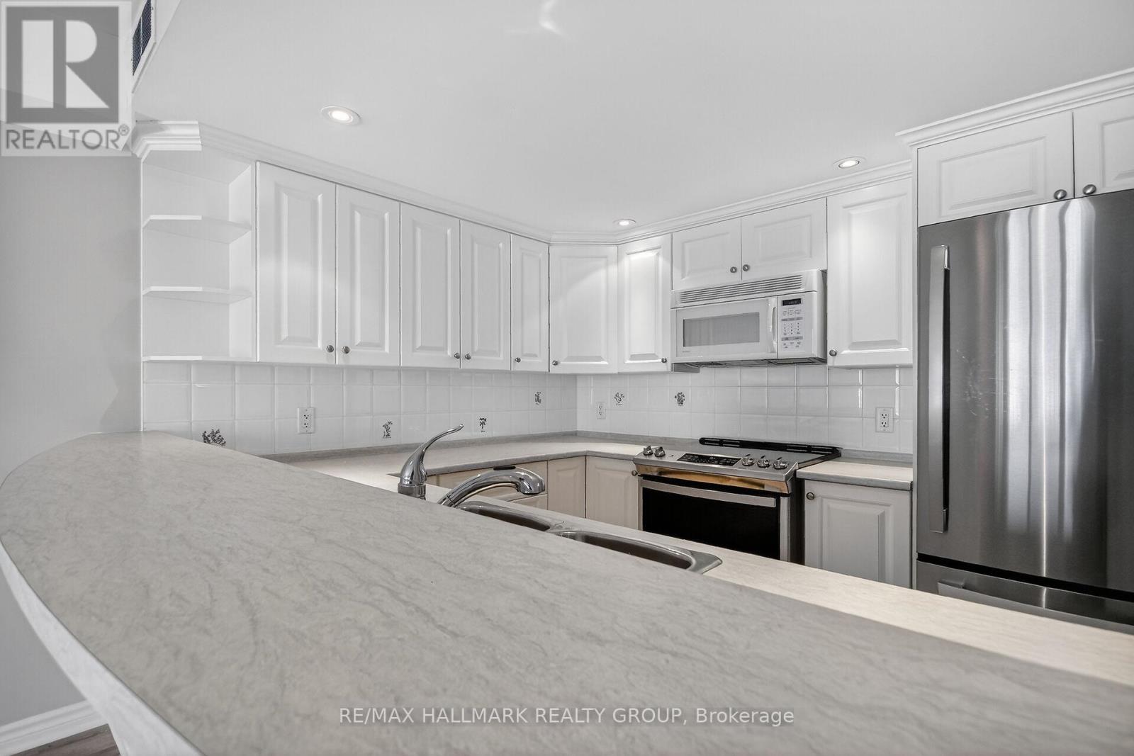 #2B 51 ROBSON COURT - Image 18