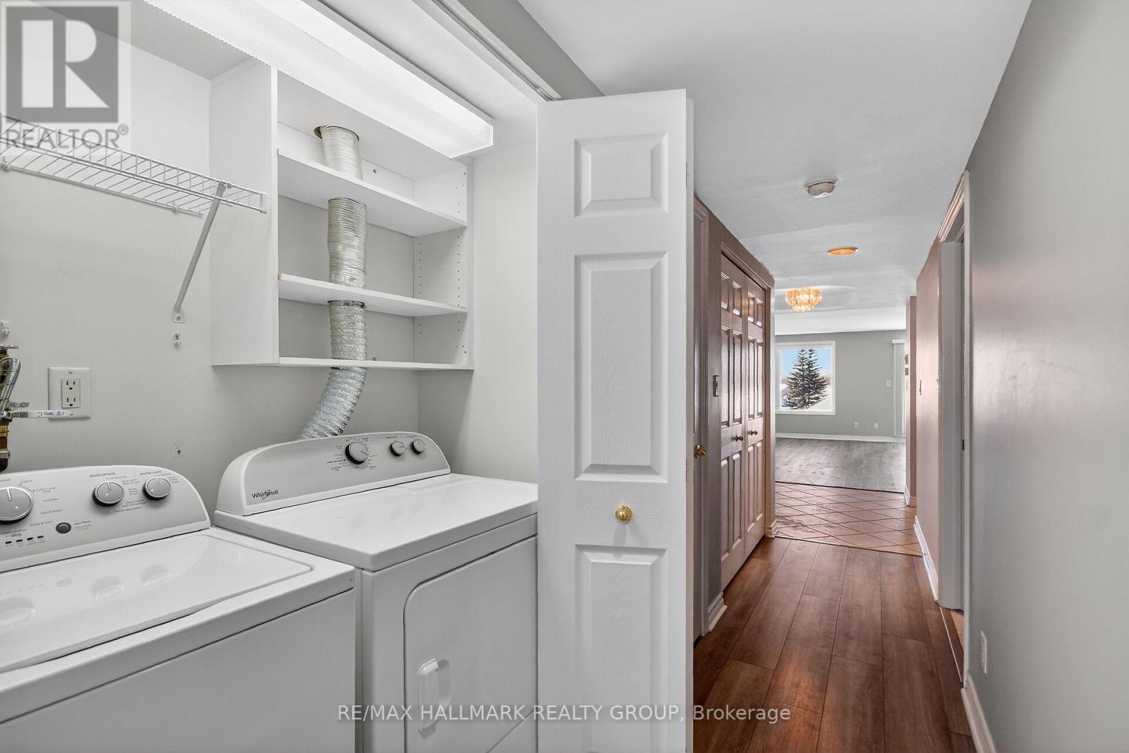 #2B 51 ROBSON COURT - 28