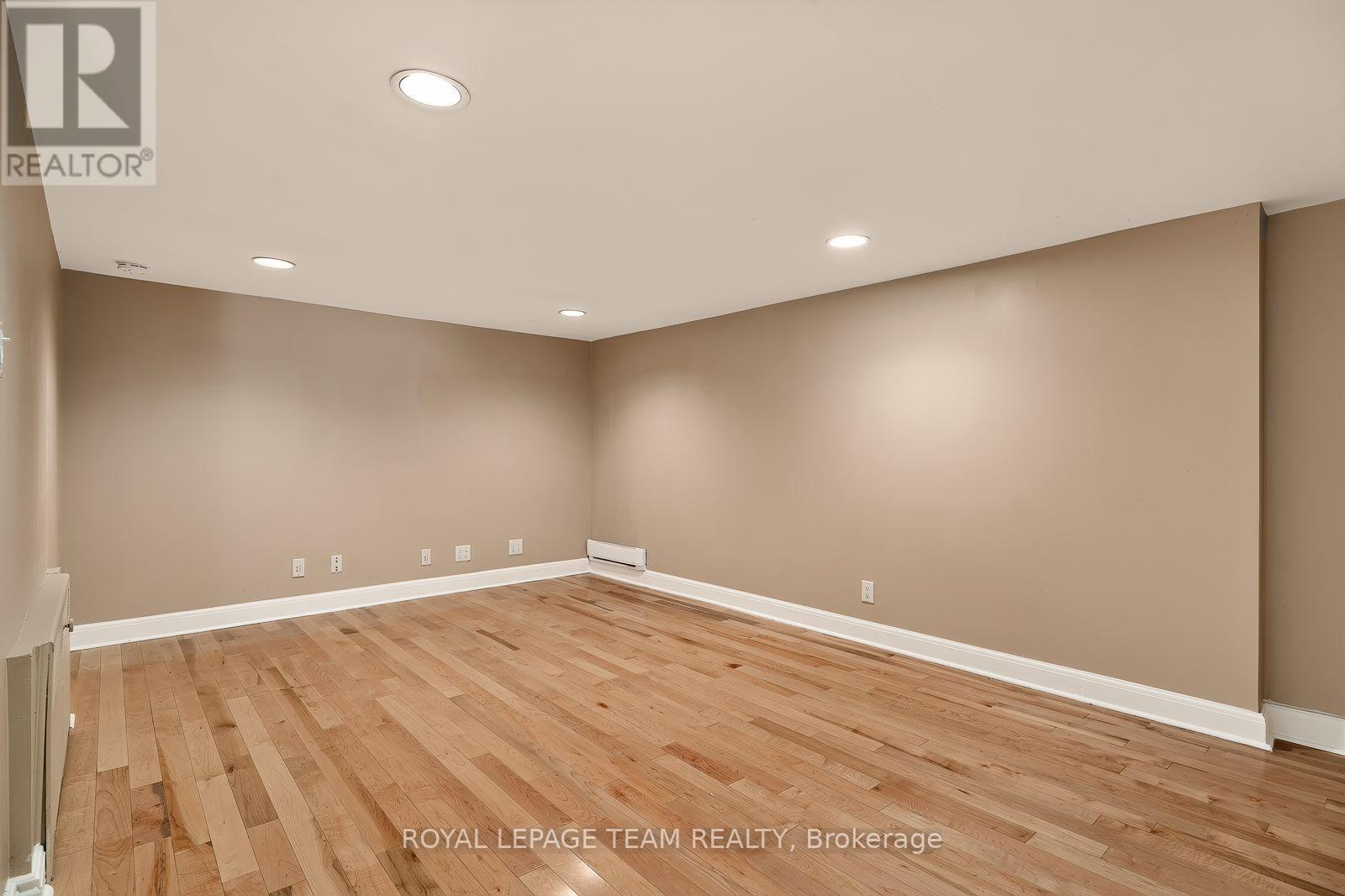 111 IVY CRESCENT - Image 30