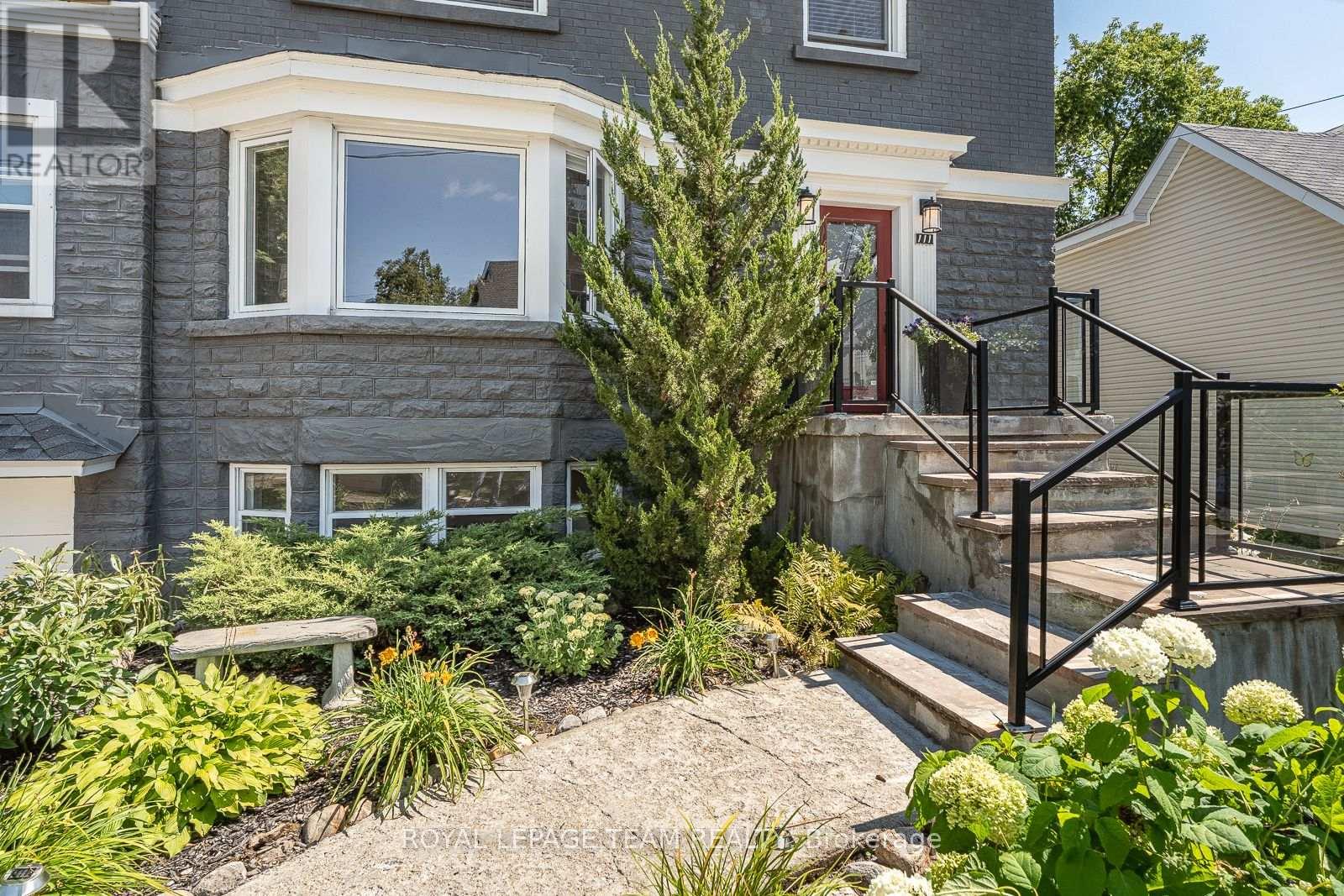 111 IVY CRESCENT - Image 39
