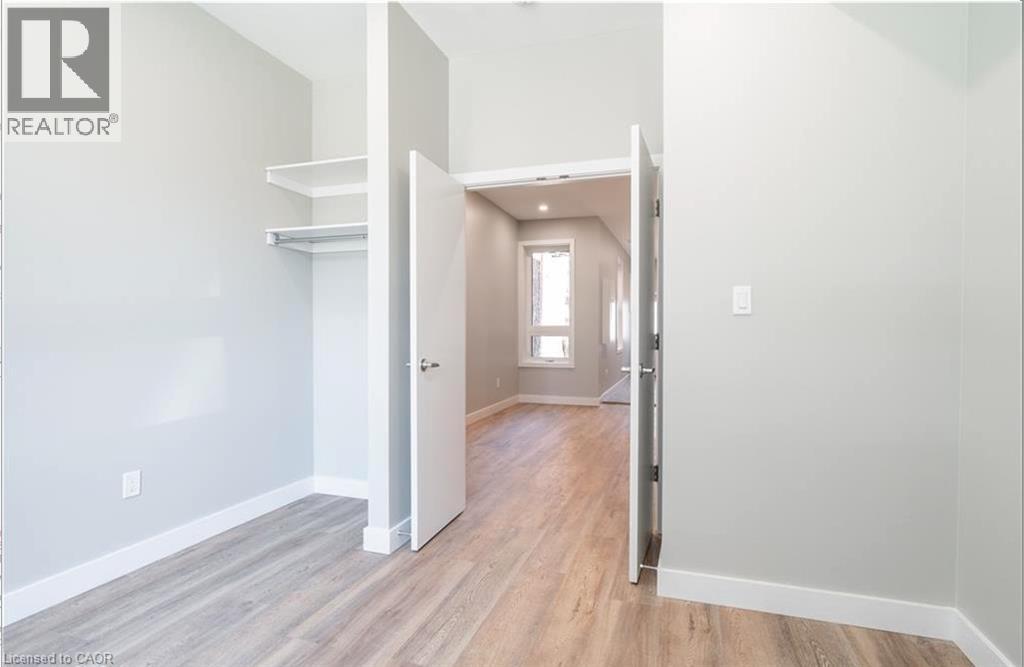 Photo of 104 WELLINGTON Street
