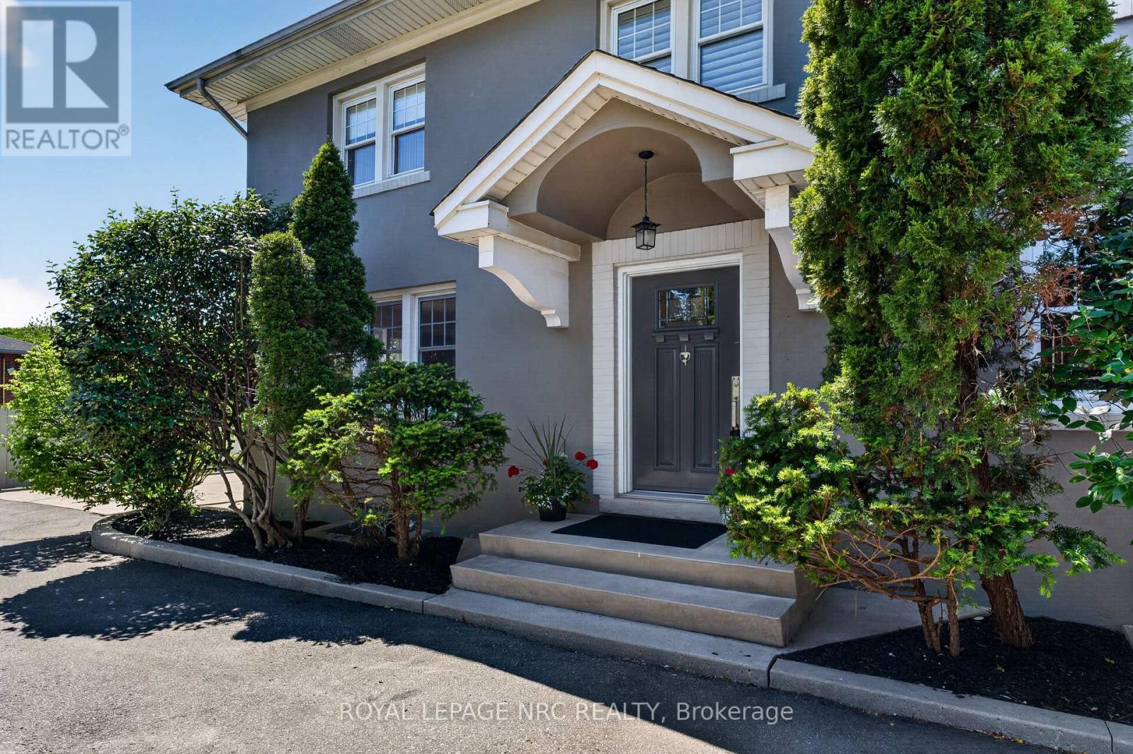 260 MAIN STREET E - 10