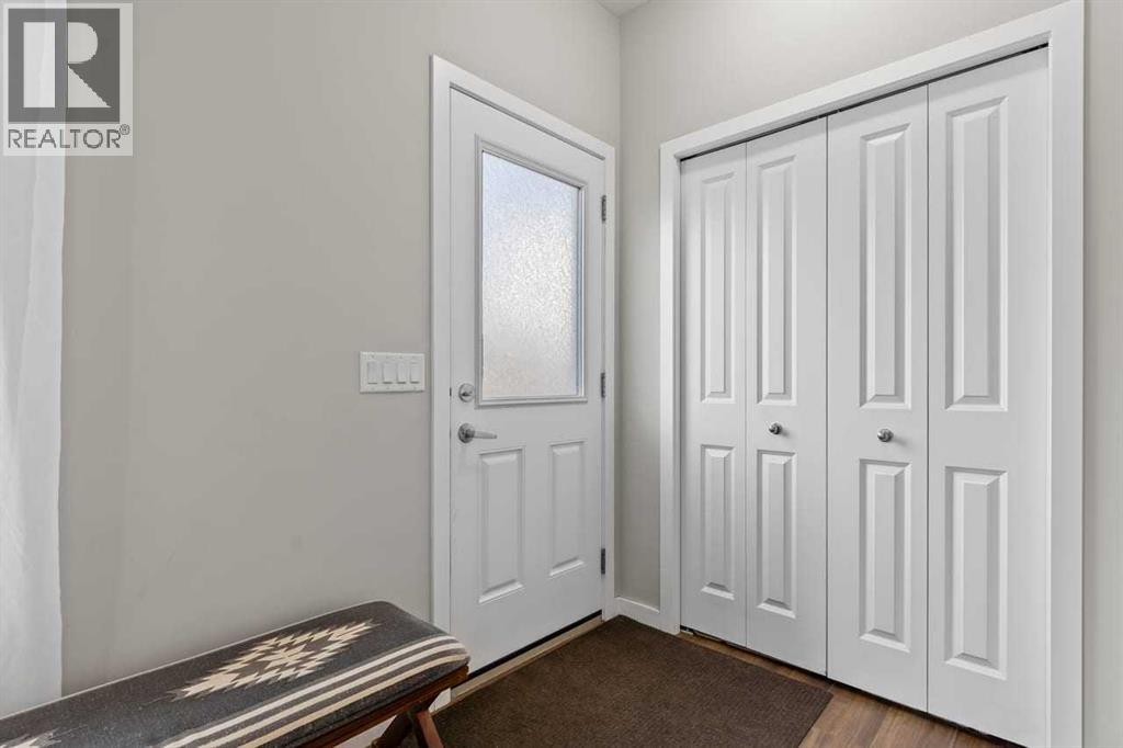 111 Hillcrest Close SW - 16