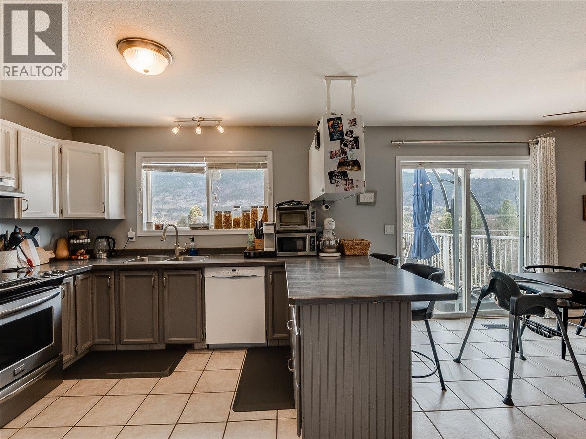 3701 9TH Avenue, Castlegar