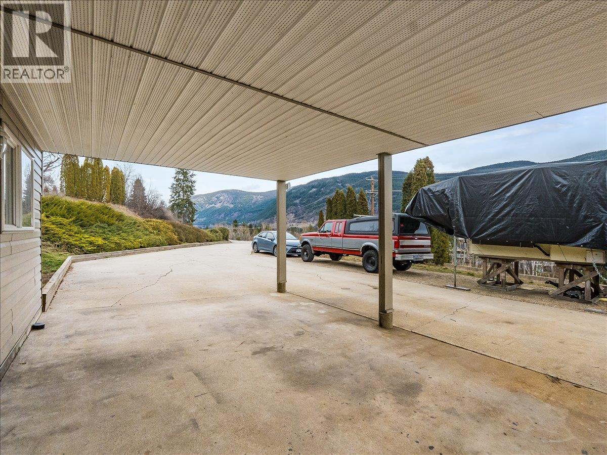3701 9TH Avenue, Castlegar