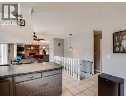4pc Bathroom - 3701 9th Avenue, Castlegar, BC V1N3T3 Photo 9
