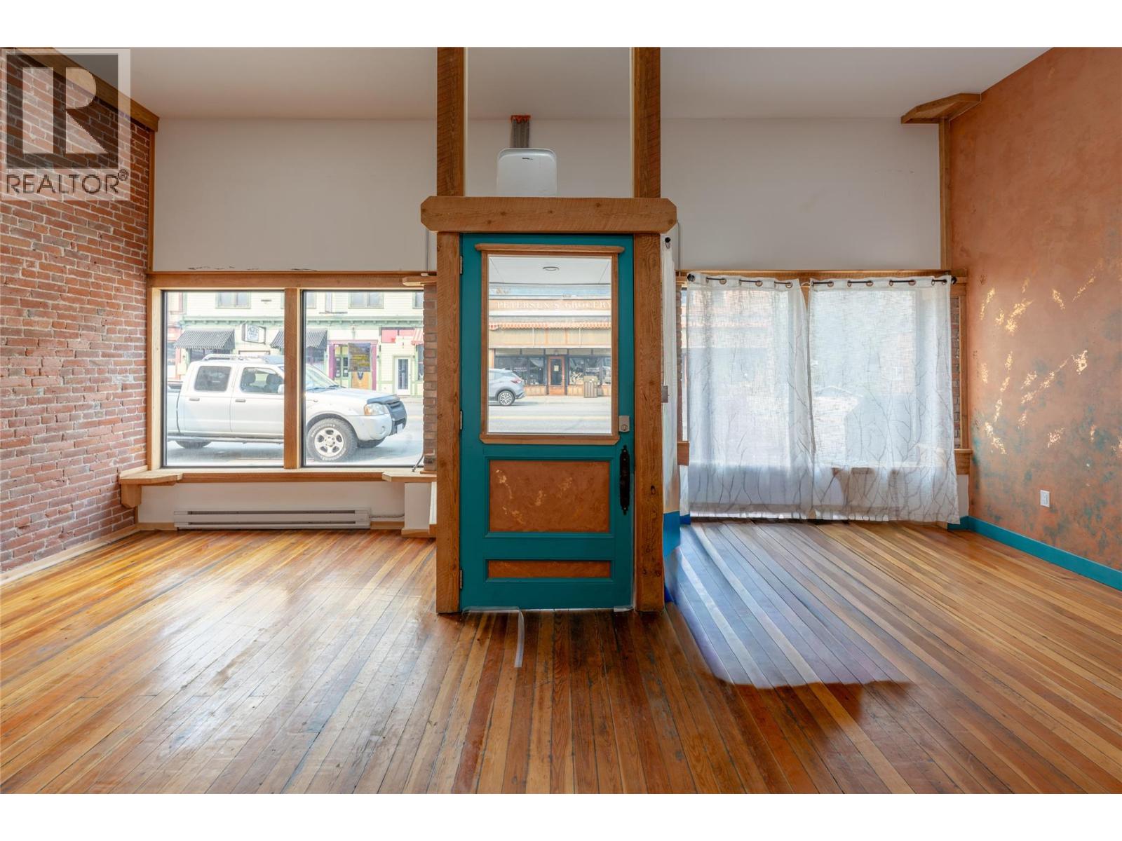  302 Copper Avenue South, Greenwood - Image 1