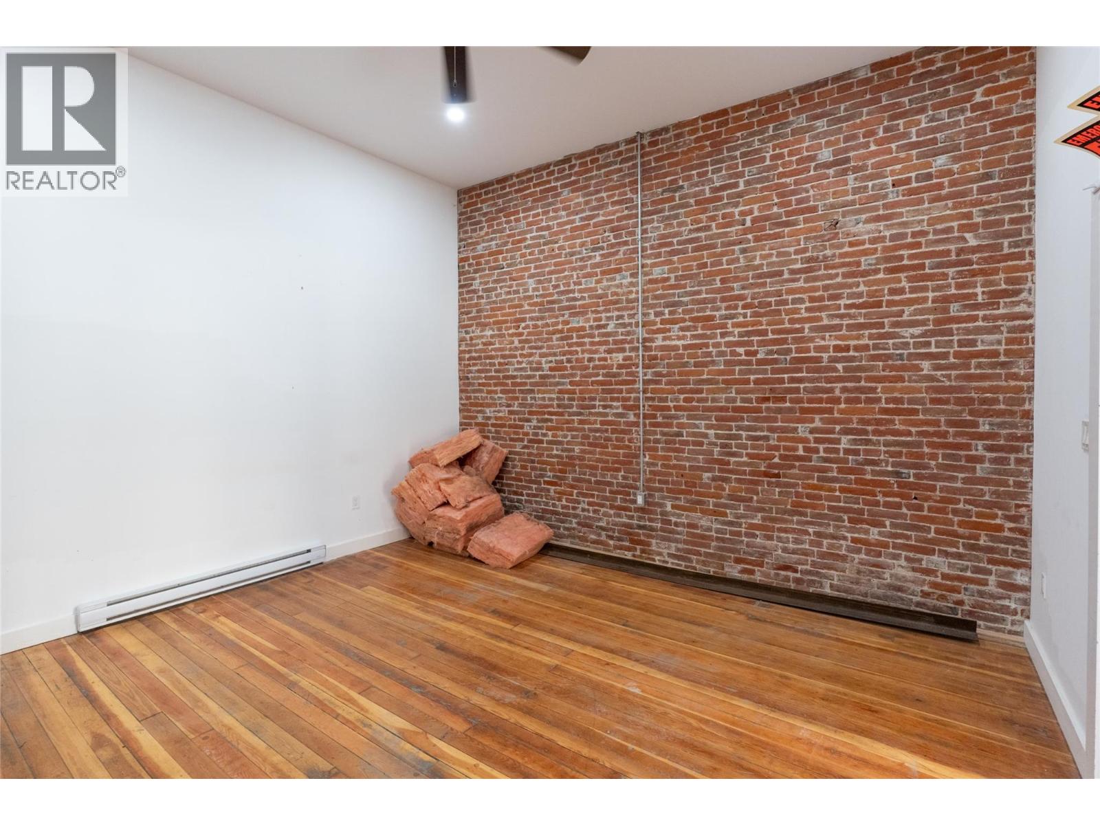  302 Copper Avenue South, Greenwood - Image 1