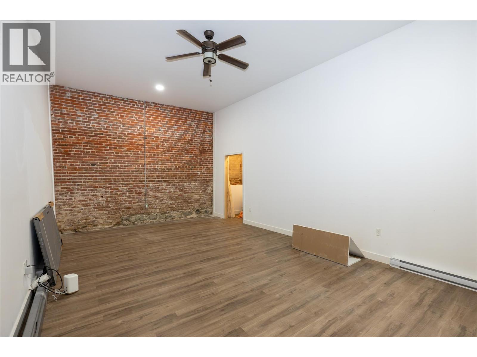  302 Copper Avenue South, Greenwood - Image 1