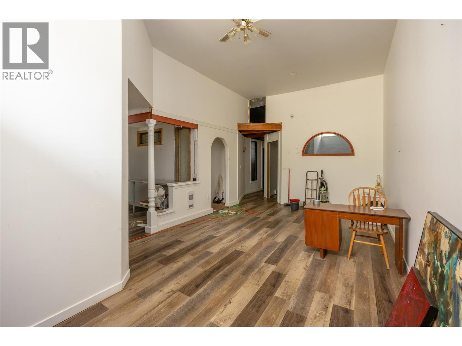  302 Copper Avenue South, Greenwood - Image 1