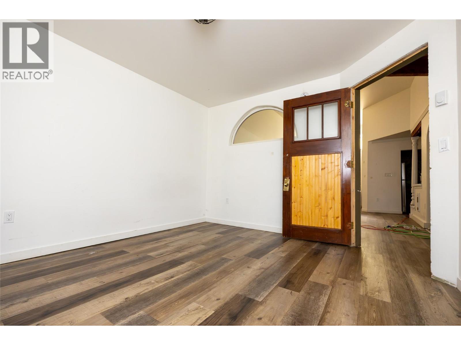  302 Copper Avenue South, Greenwood - Image 1