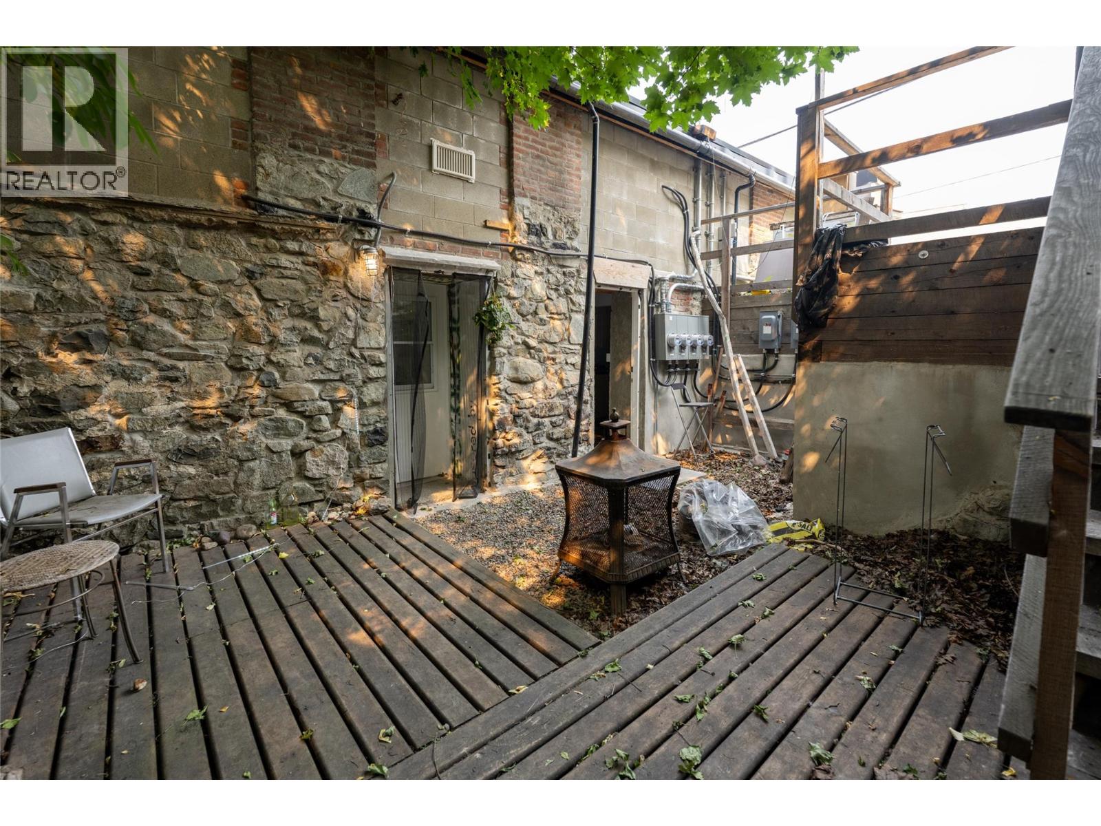  302 Copper Avenue South, Greenwood - Image 1