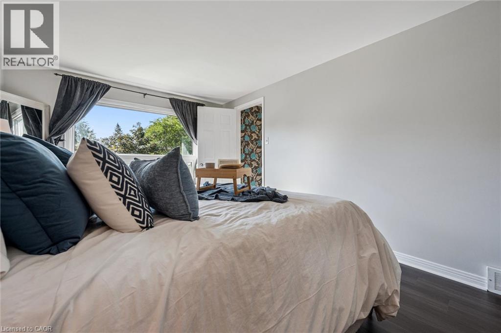 54 ROYAL ORCHARD Place - Image 25
